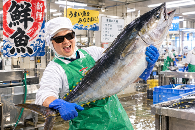 鮮魚部門のスタッフ